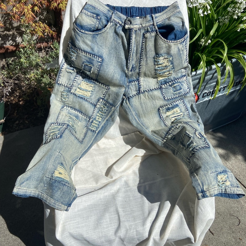 Distressed jeans by Blue Velvet